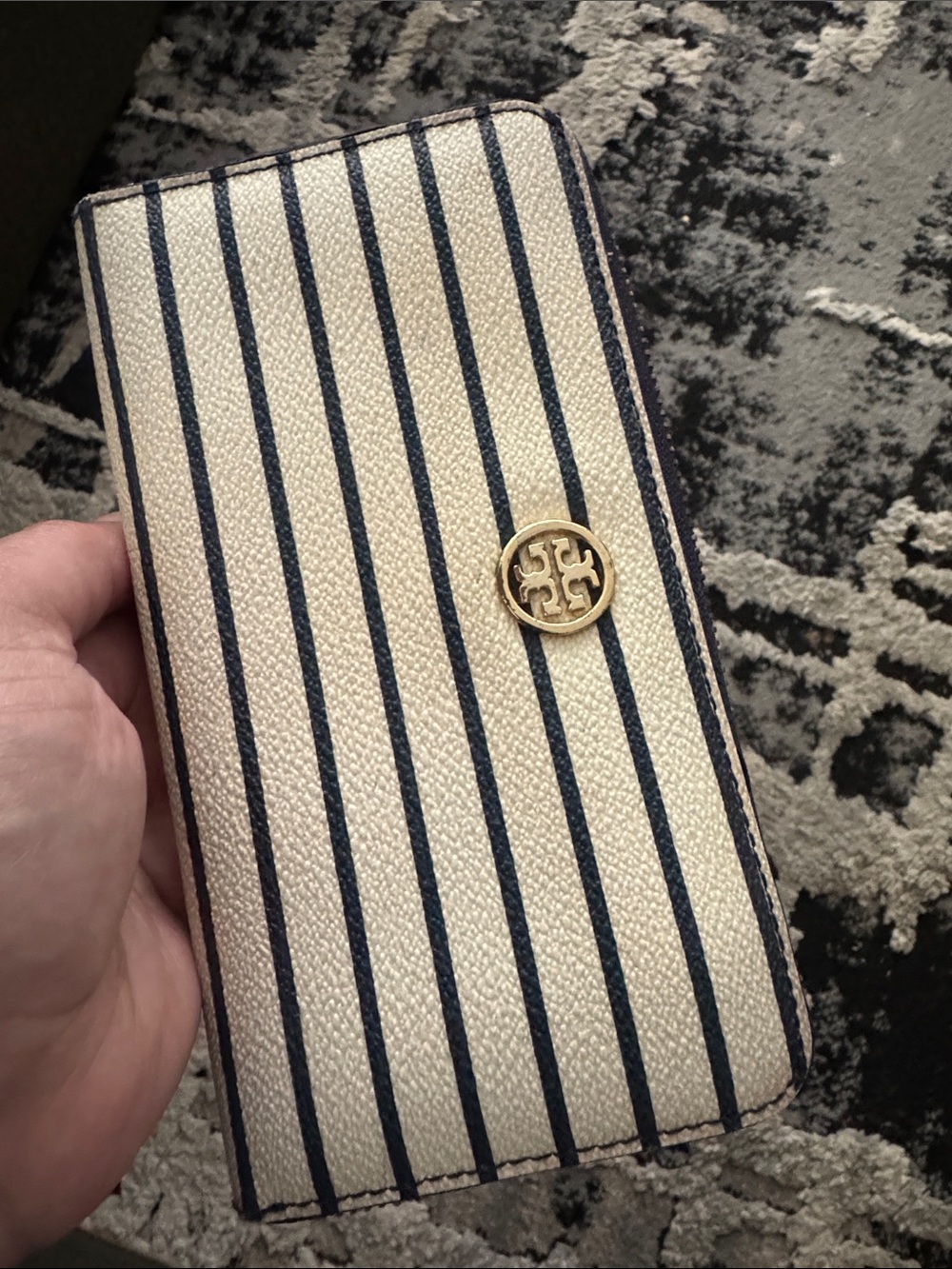 Tory Burch Zippy Wallet